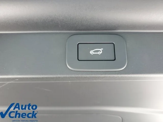 2025 Land Rover Range Rover P530 SE photo 9