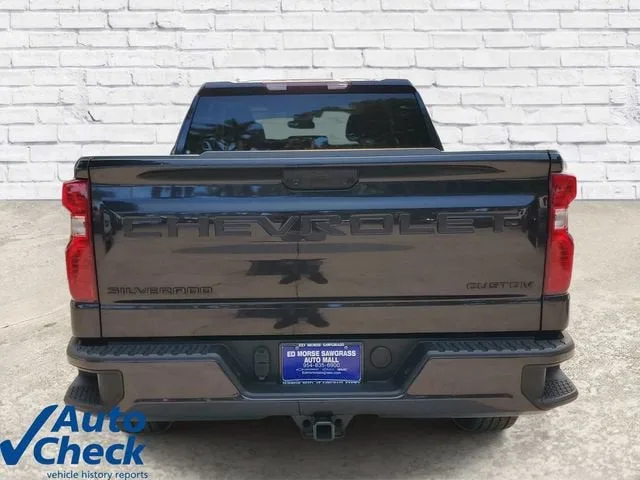 2023 Chevrolet Silverado 1500 Custom photo 3