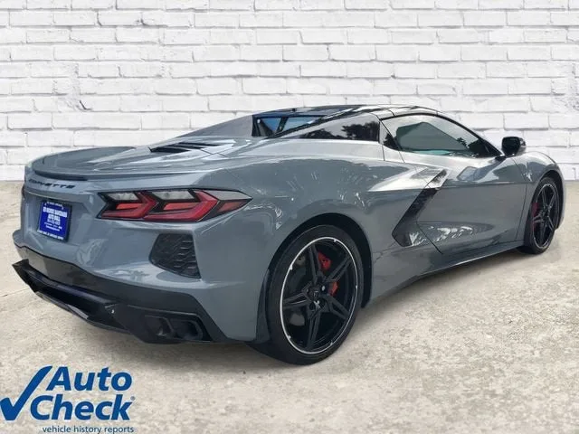 2025 Chevrolet Corvette Stingray 2LT photo 4