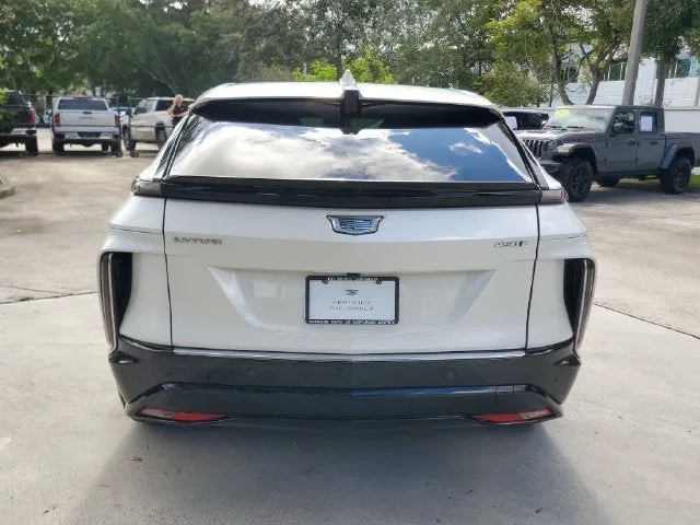 2024 Cadillac LYRIQ Tech photo 3