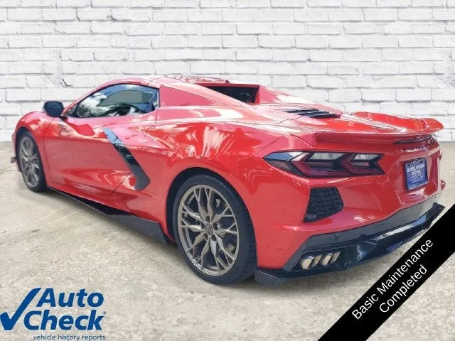 2024 Chevrolet Corvette Stingray 2LT photo 2