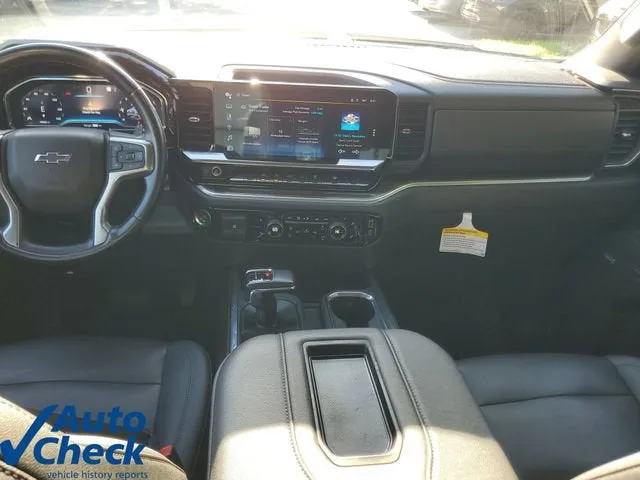 2022 Chevrolet Silverado 1500 RST photo 13