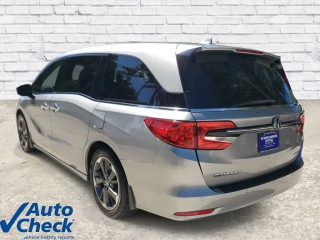 2022 Honda Odyssey Elite photo 2