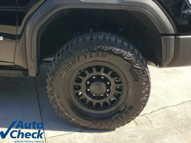 2025 GMC Sierra 2500 HD AT4X photo 8