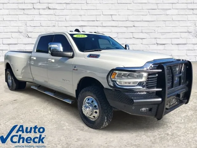2023 RAM 3500 Laramie Crew Cab 4x4 8' Box photo 5