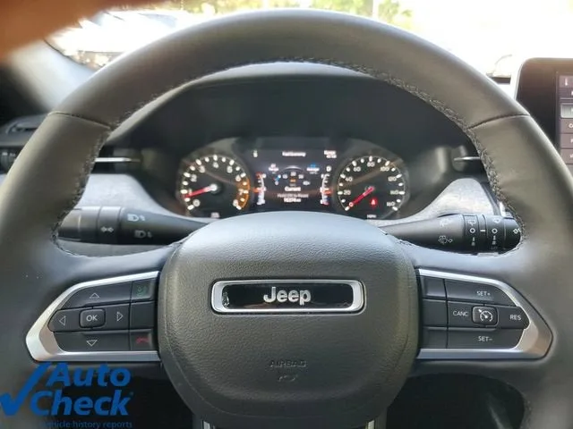 2025 Jeep Compass Latitude 4x4 photo 19