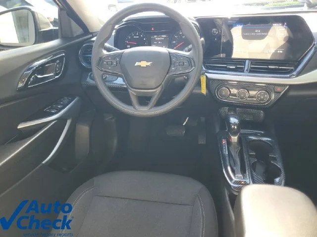 2024 Chevrolet Trax LS photo 16