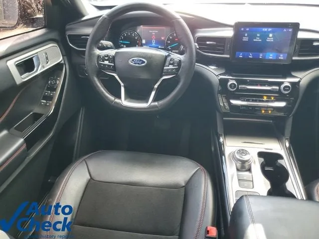 2022 Ford Explorer ST-Line photo 17