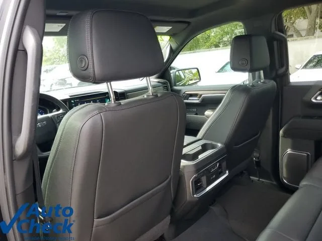 2024 Chevrolet Silverado 1500 High Country photo 12