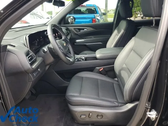 2025 Chevrolet Traverse LT photo 19