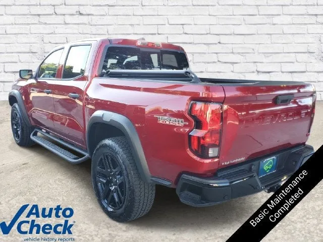 2025 Chevrolet Colorado Trail Boss photo 2