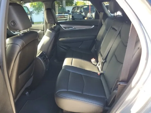 2023 Cadillac XT5 FWD Luxury photo 12