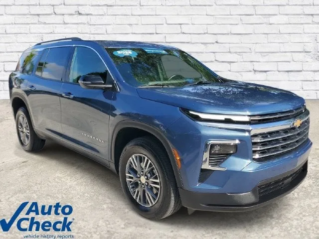 2026 Chevrolet Traverse LT photo 5