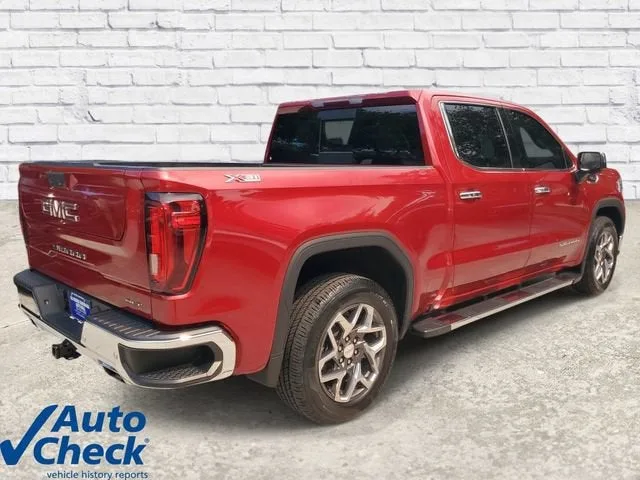 2024 GMC Sierra 1500 SLT photo 4