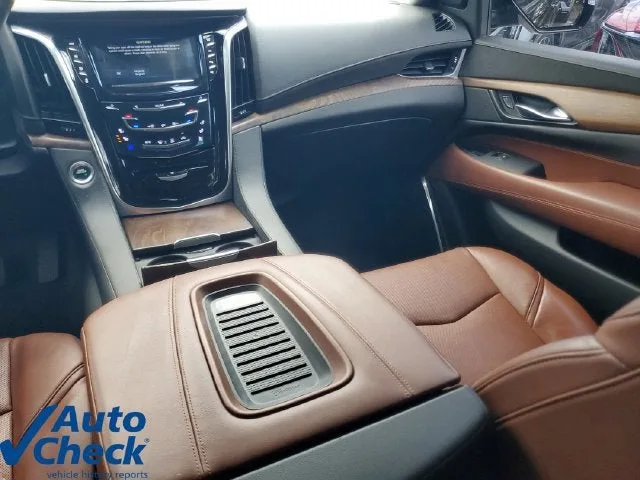 2020 Cadillac Escalade Luxury photo 17