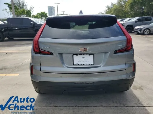 2024 Cadillac XT4 Luxury photo 3
