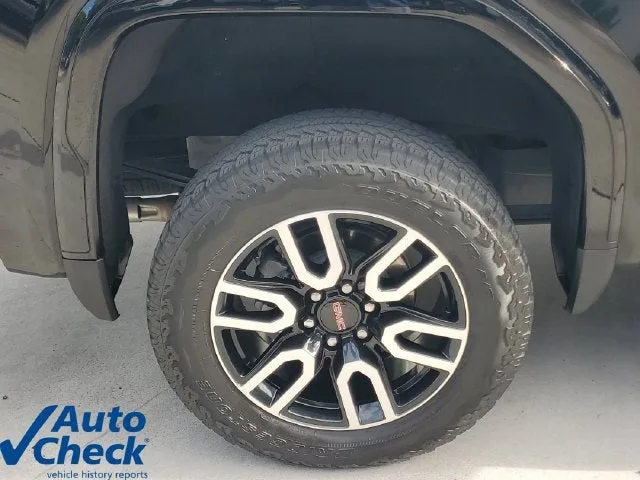 2025 GMC Sierra 1500 AT4 photo 8