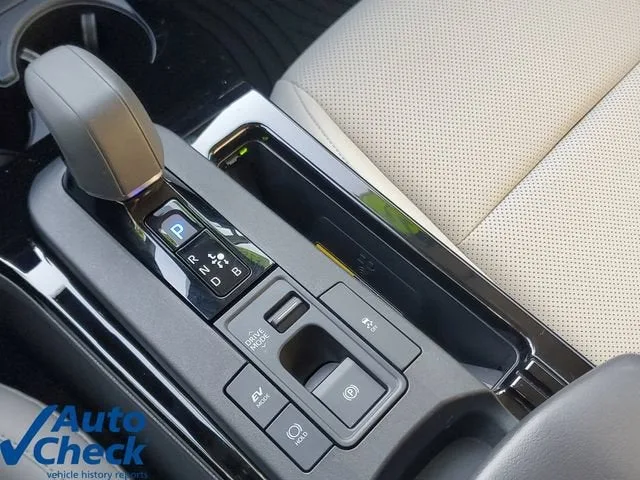 2023 Toyota Prius XLE photo 27