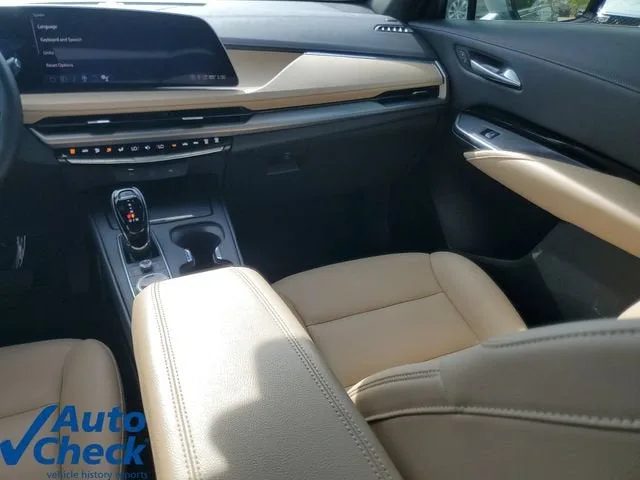 2024 Cadillac XT4 Luxury photo 17
