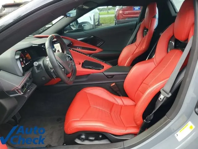 2025 Chevrolet Corvette Stingray 2LT photo 13