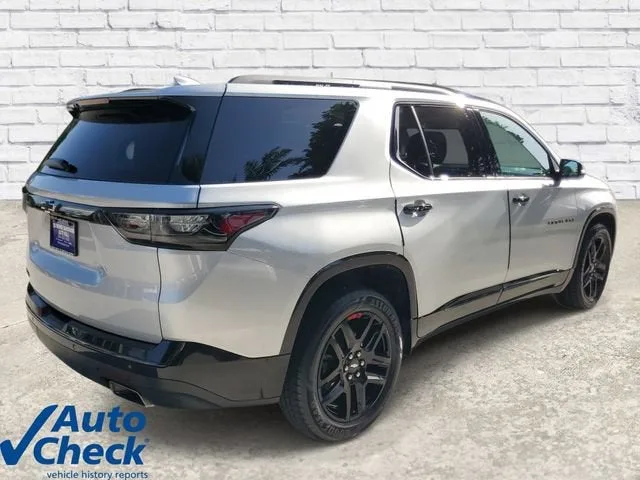 2021 Chevrolet Traverse Premier photo 4