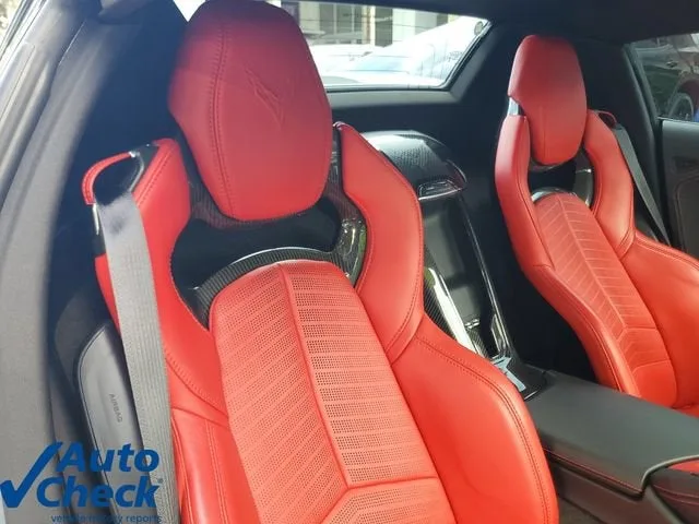 2025 Chevrolet Corvette Stingray 2LT photo 11