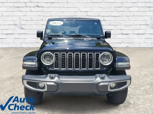 2024 Jeep Wrangler Sahara photo 6