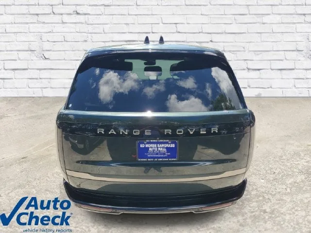 2025 Land Rover Range Rover P530 SE photo 3