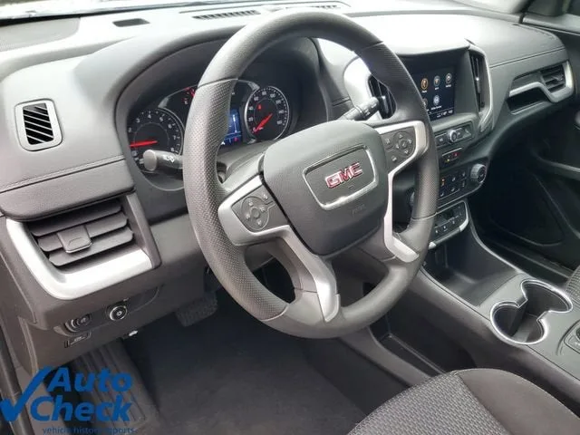 2023 GMC Terrain SLE photo 17