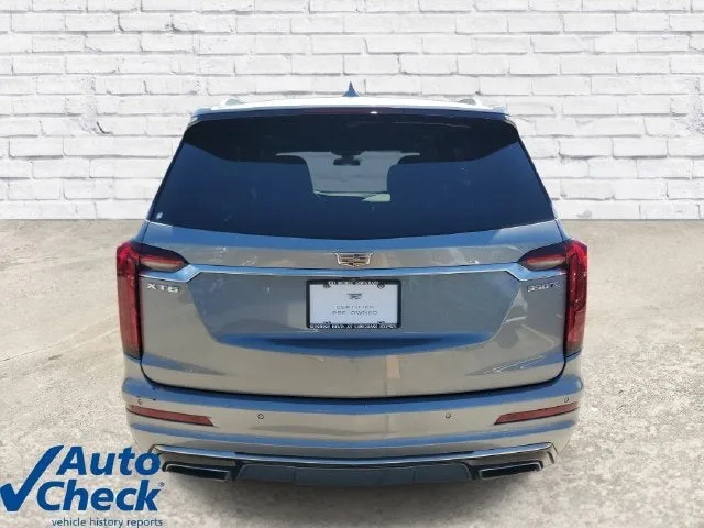 2024 Cadillac XT6 Luxury photo 3