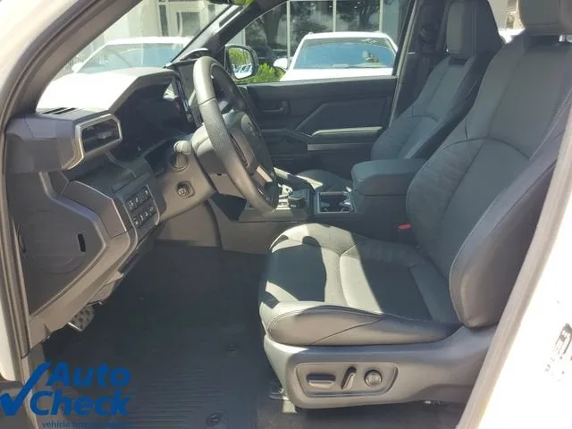 2025 Toyota 4Runner SR5 photo 19