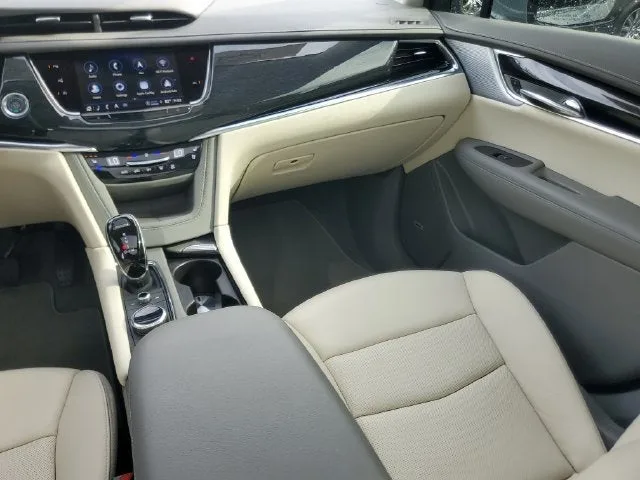 2025 Cadillac XT6 Premium Luxury photo 17