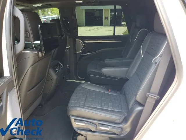 2026 Cadillac Escalade V-Series photo 14