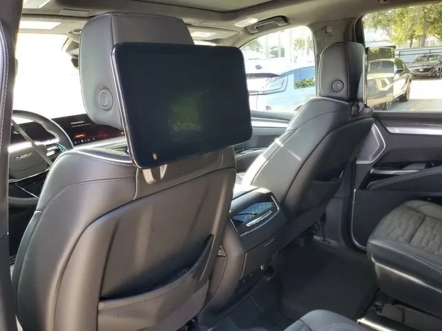 2026 Cadillac Escalade V-Series photo 14