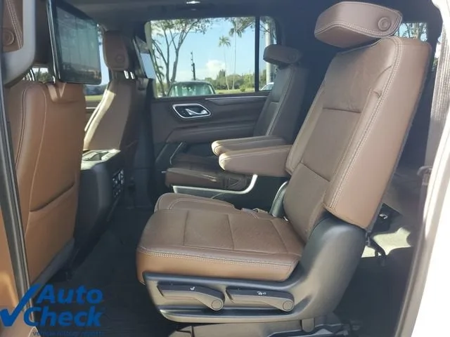 2021 Chevrolet Suburban High Country photo 12