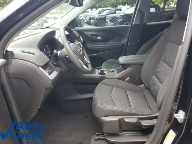 2023 GMC Terrain SLE photo 16