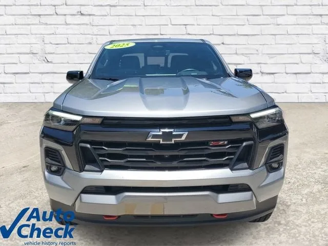 2025 Chevrolet Colorado Z71 photo 6