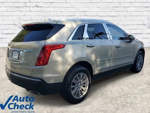 2017 Cadillac XT5 Luxury FWD photo 4
