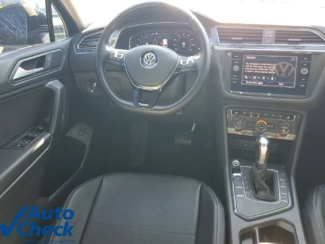 2019 Volkswagen Tiguan 2.0T SEL photo 17