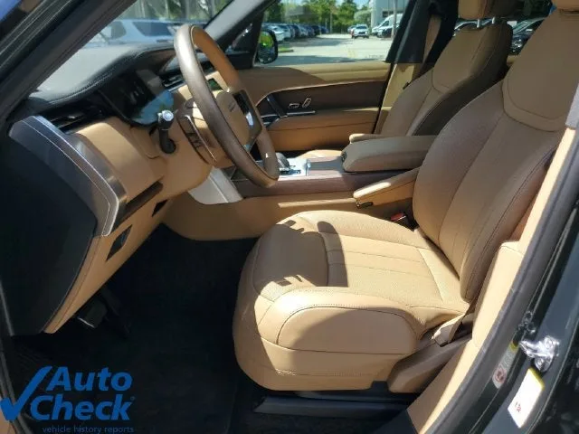 2025 Land Rover Range Rover P530 SE photo 20