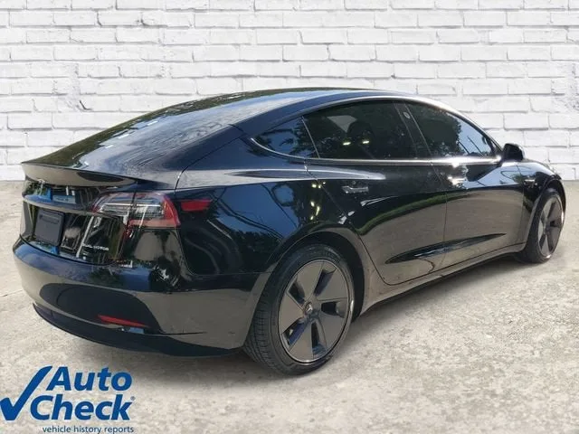 2022 Tesla Model 3 Long Range photo 4