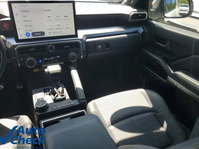 2025 Toyota 4Runner SR5 photo 17