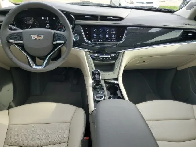 2025 Cadillac XT6 Premium Luxury photo 16
