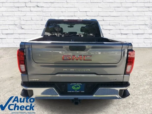 2022 GMC Sierra 1500 Limited SLE photo 3