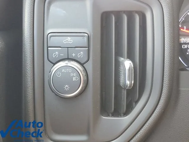 2023 Chevrolet Silverado 1500 Custom photo 26