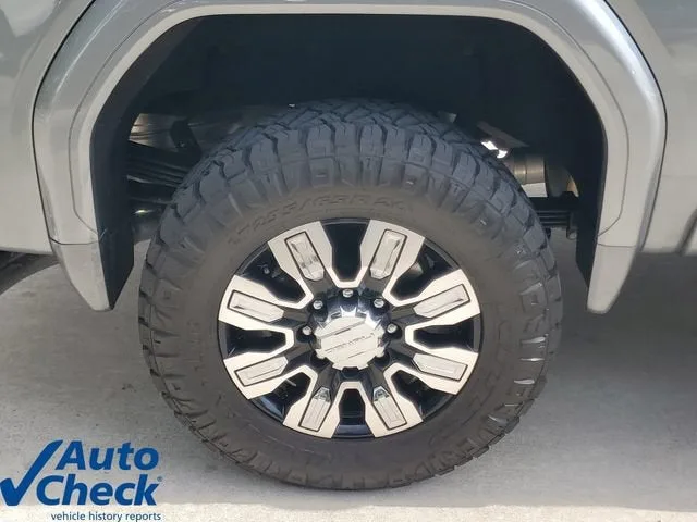 2024 GMC Sierra 2500 HD Denali photo 9