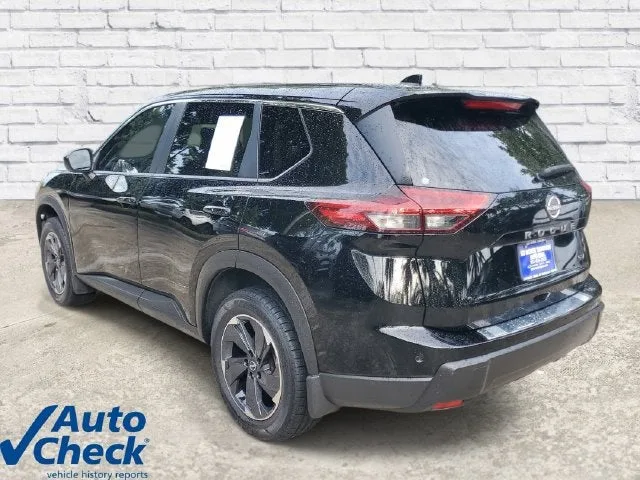 2024 Nissan Rogue SV FWD photo 2