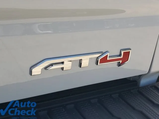 2024 GMC Sierra 1500 AT4 photo 10