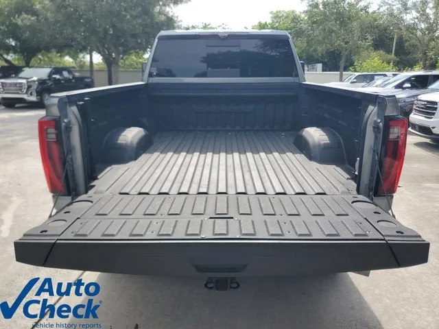 2024 GMC Sierra 2500 HD Denali photo 10