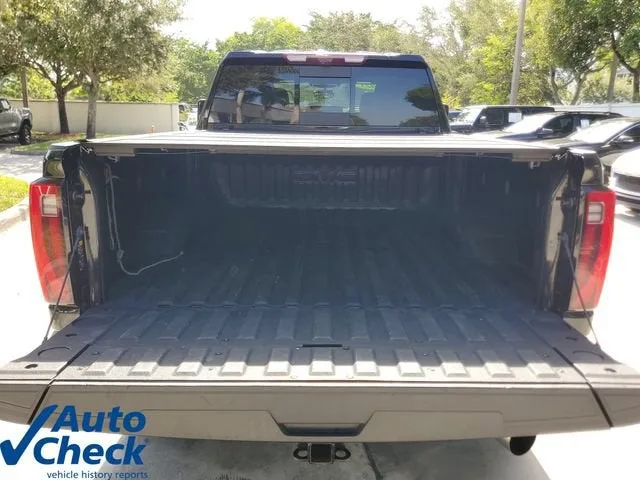 2025 GMC Sierra 2500 HD Denali Ultimate photo 10